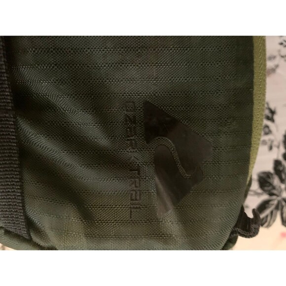 Ozark Trail Green Fanny Pack - Picture 2 of 4